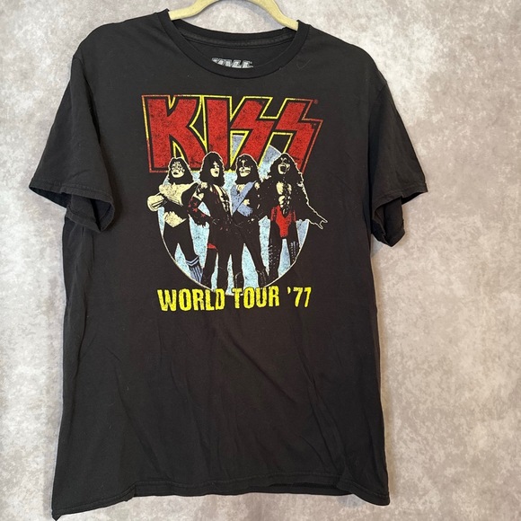 KISS US Tour 1977 Throwback Tee Official Merch Size L Gene Simmons Paul Stanley - Picture 1 of 4